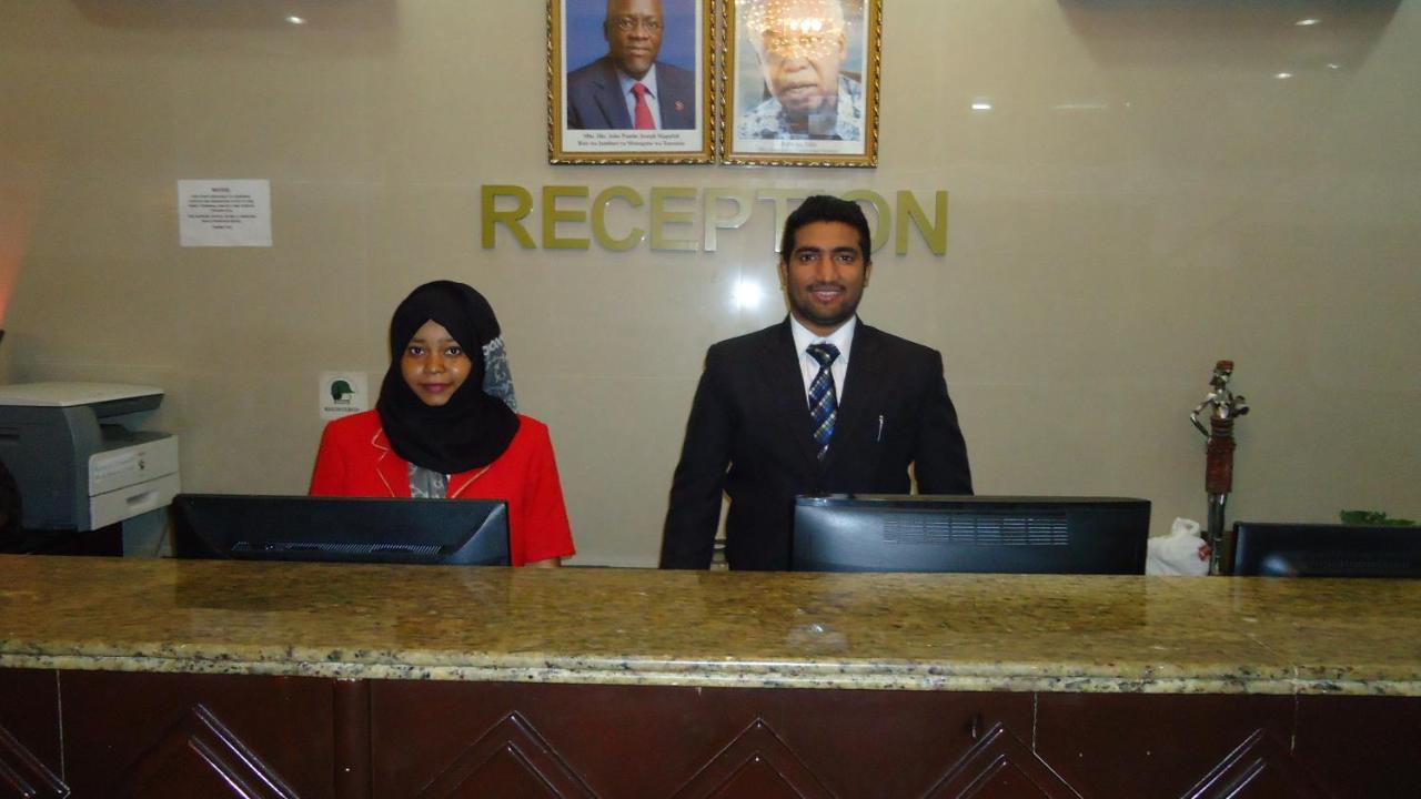 Rainbow Hotel Dar es Salaam Buitenkant foto