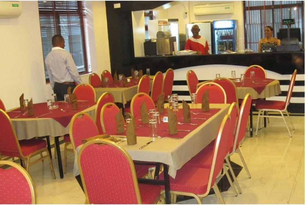 Rainbow Hotel Dar es Salaam Buitenkant foto