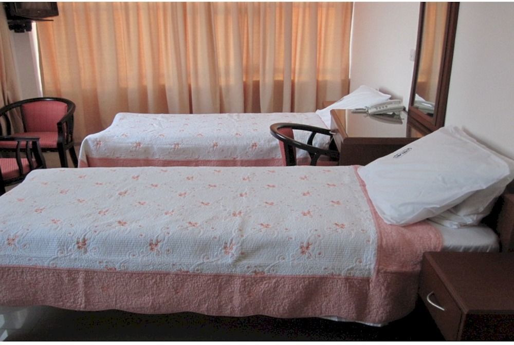 Rainbow Hotel Dar es Salaam Buitenkant foto