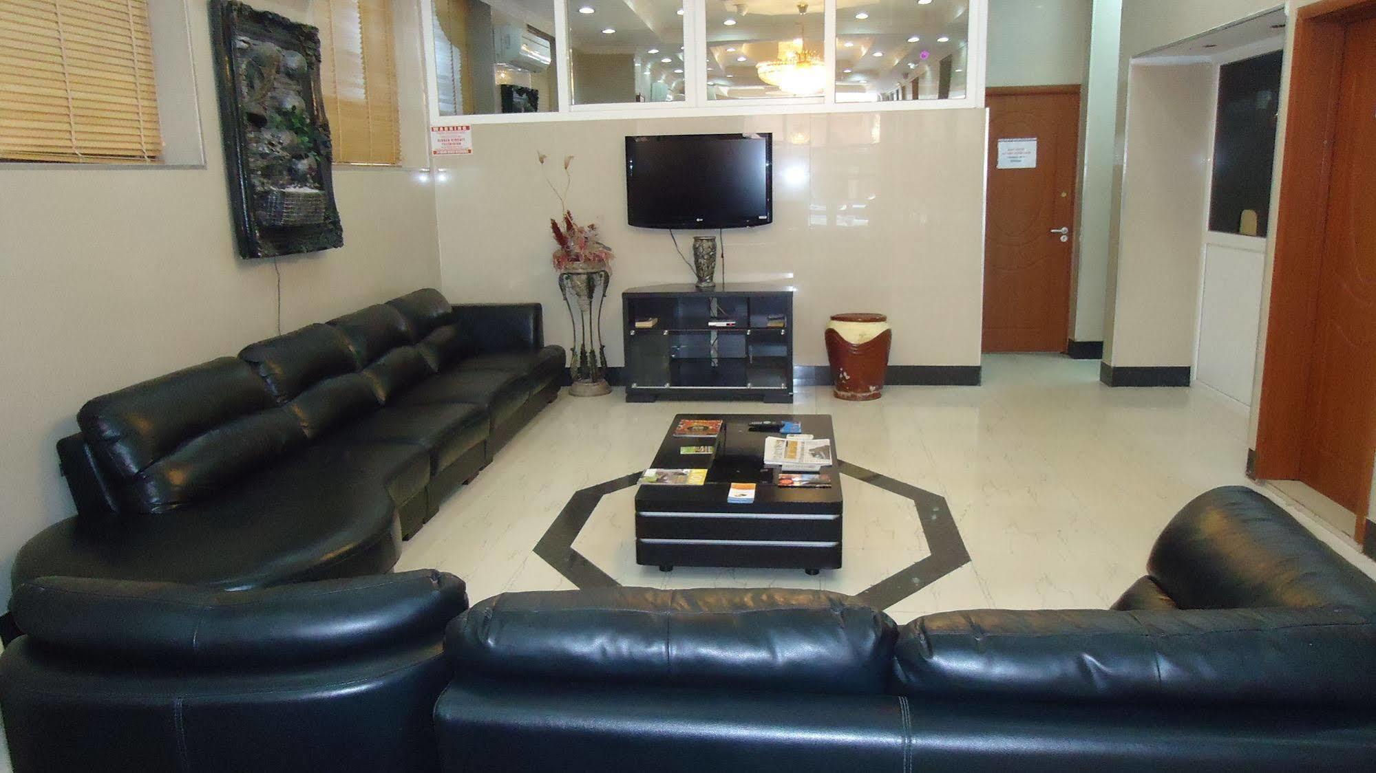 Rainbow Hotel Dar es Salaam Buitenkant foto