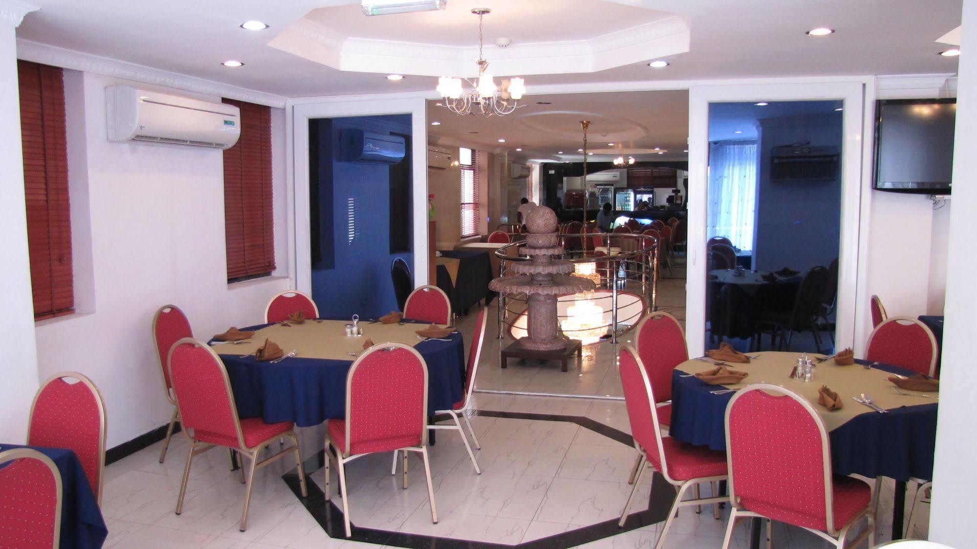 Rainbow Hotel Dar es Salaam Buitenkant foto