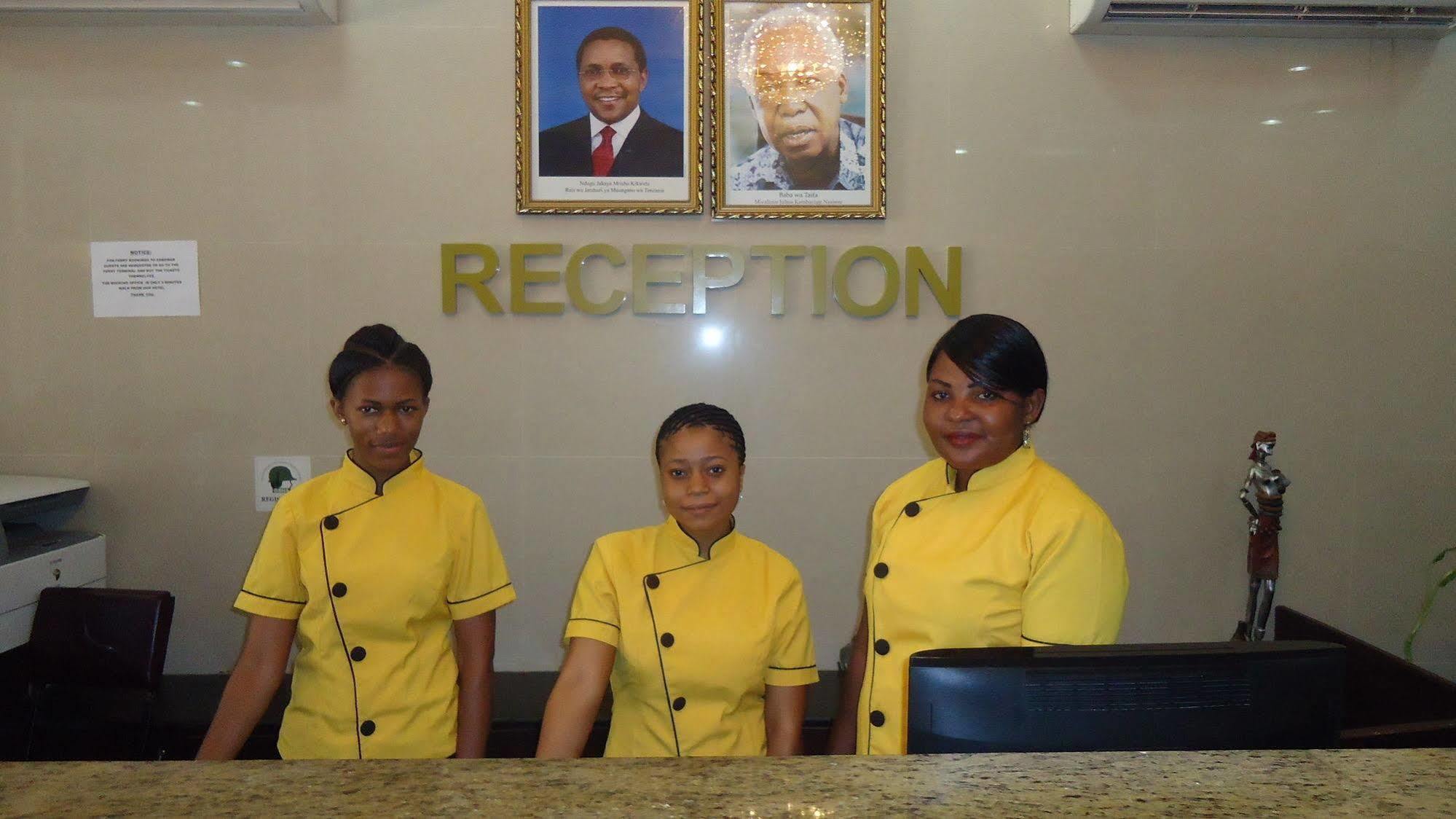 Rainbow Hotel Dar es Salaam Buitenkant foto