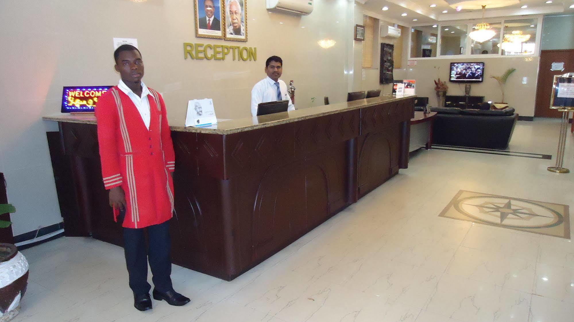 Rainbow Hotel Dar es Salaam Buitenkant foto