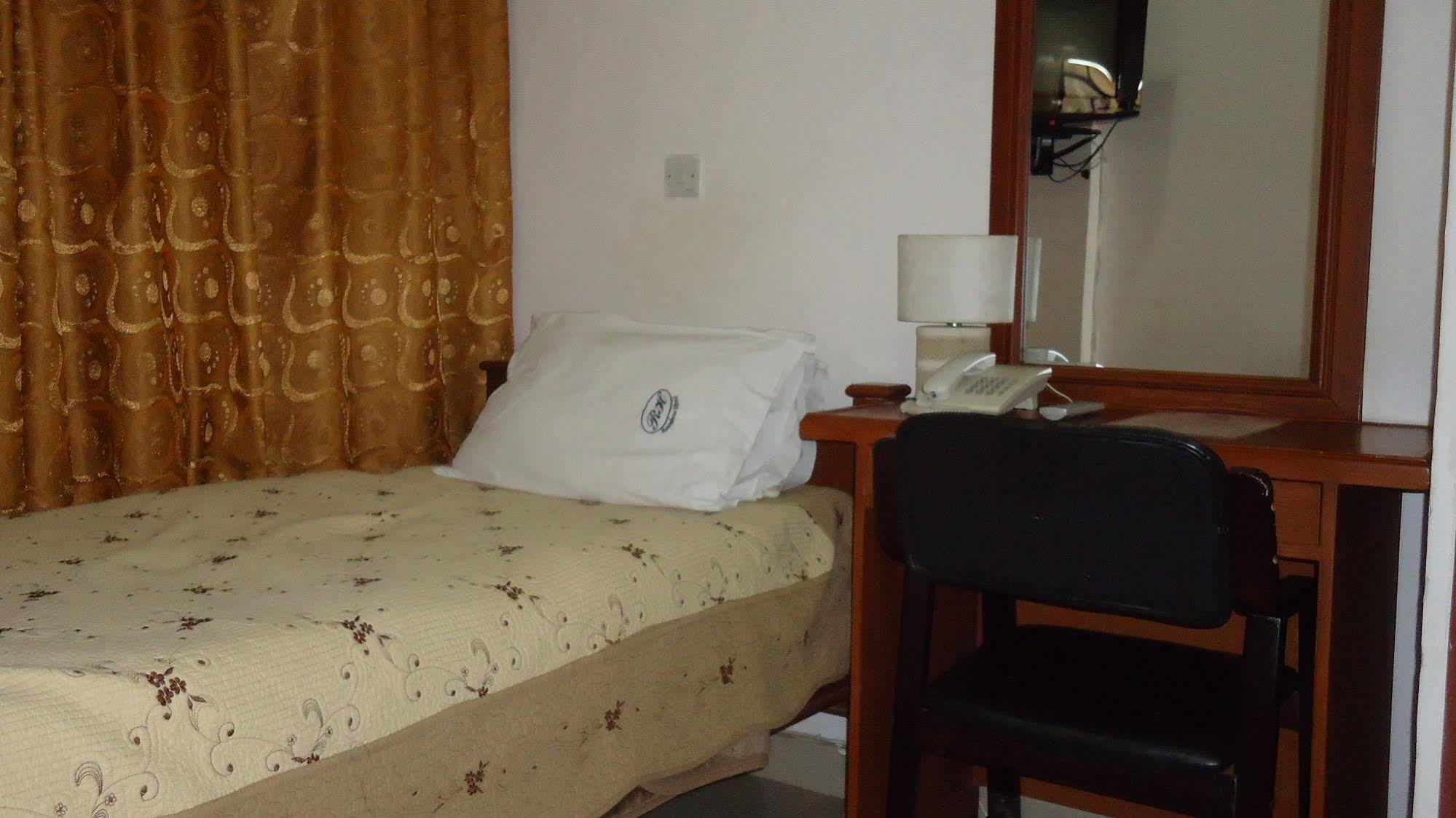 Rainbow Hotel Dar es Salaam Buitenkant foto