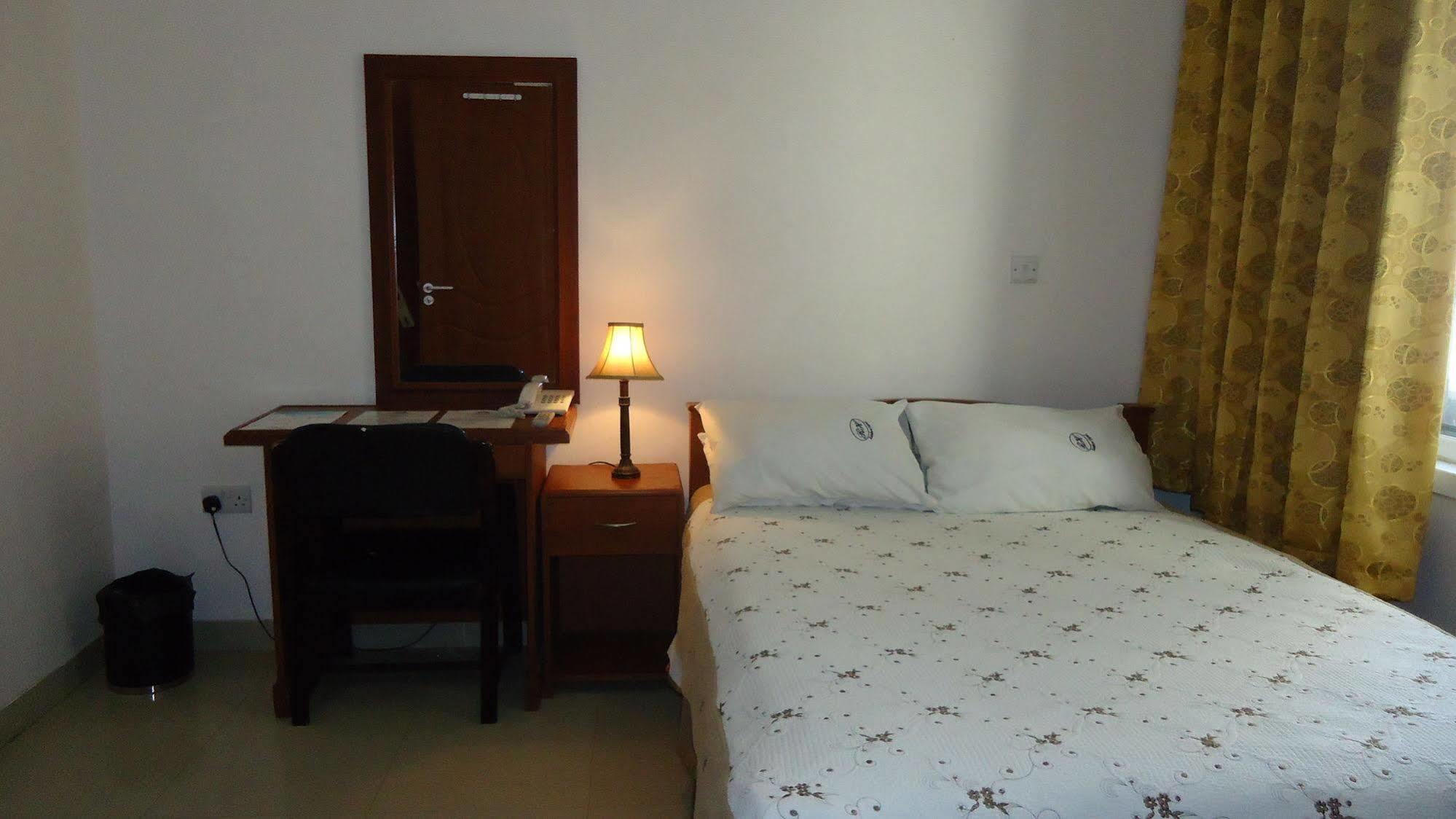 Rainbow Hotel Dar es Salaam Buitenkant foto