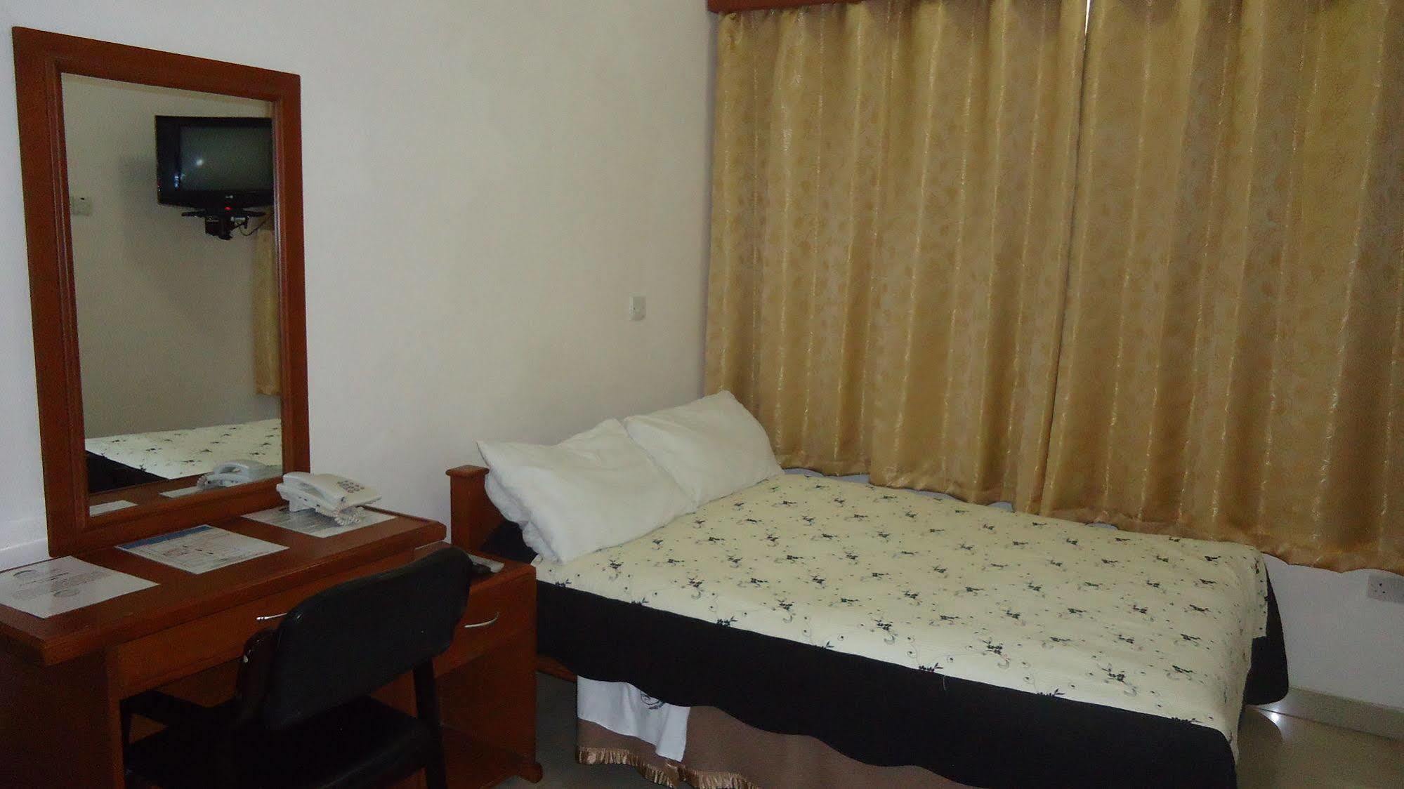 Rainbow Hotel Dar es Salaam Buitenkant foto