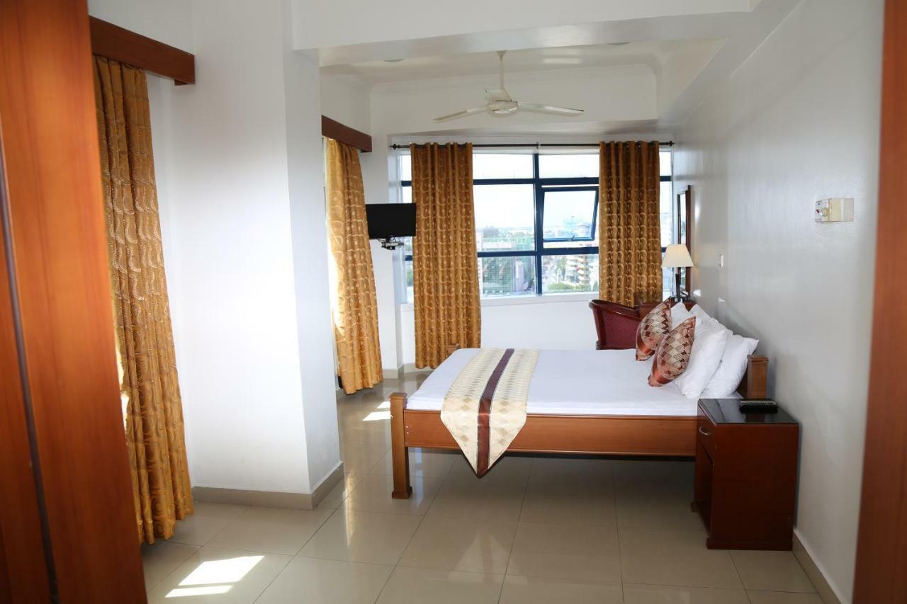 Rainbow Hotel Dar es Salaam Buitenkant foto