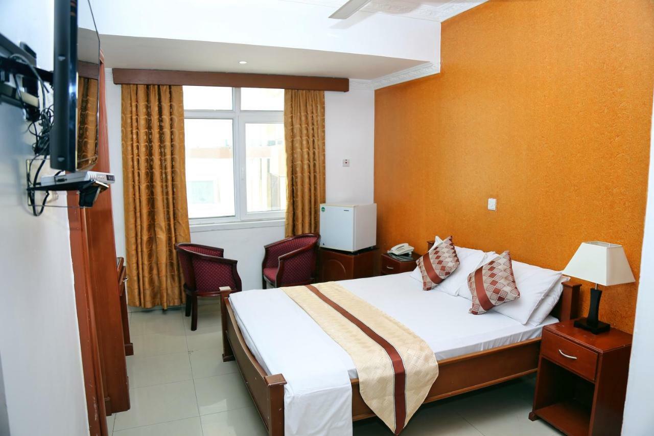 Rainbow Hotel Dar es Salaam Buitenkant foto