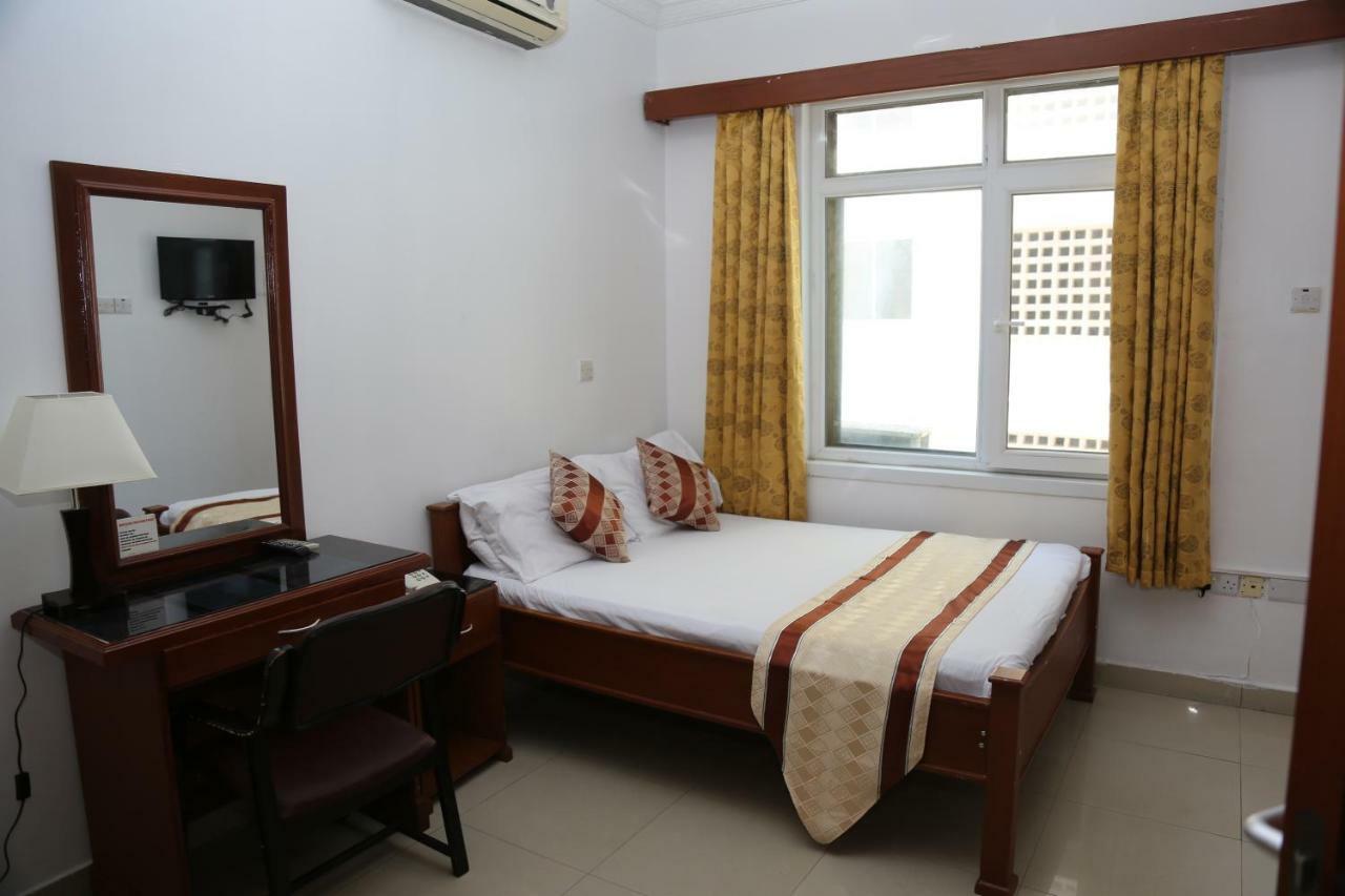 Rainbow Hotel Dar es Salaam Buitenkant foto