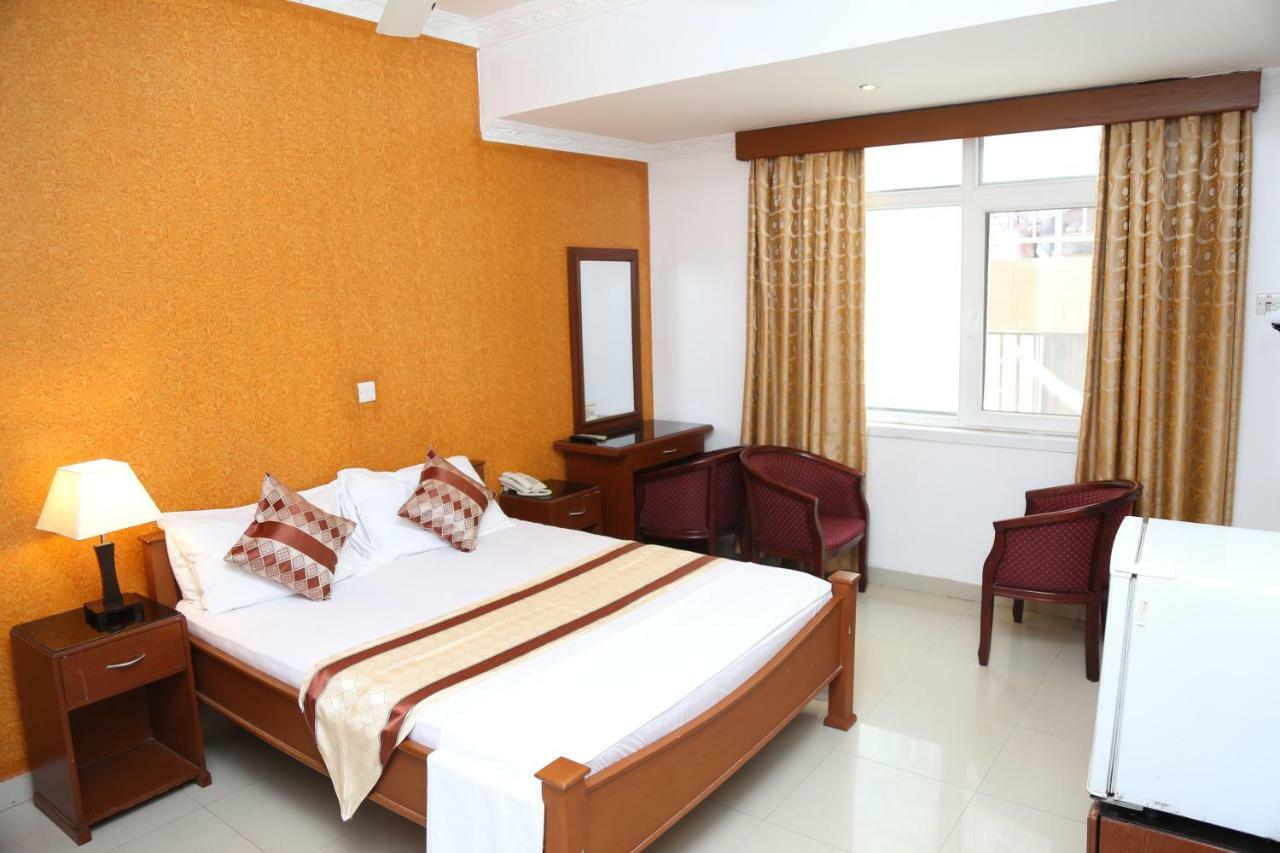 Rainbow Hotel Dar es Salaam Buitenkant foto